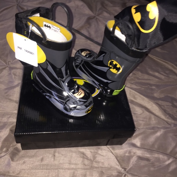 batman winter boots